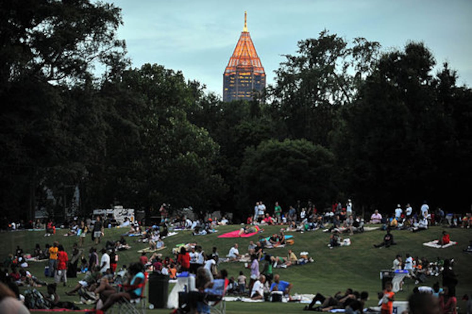 Peaceful Screen on the Green