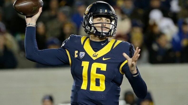California quarterback Jared Goff passes against Arizona State during the first half of an NCAA college football game in Berkeley, Calif., Saturday, Nov. 28, 2015. (AP Photo/Jeff Chiu)