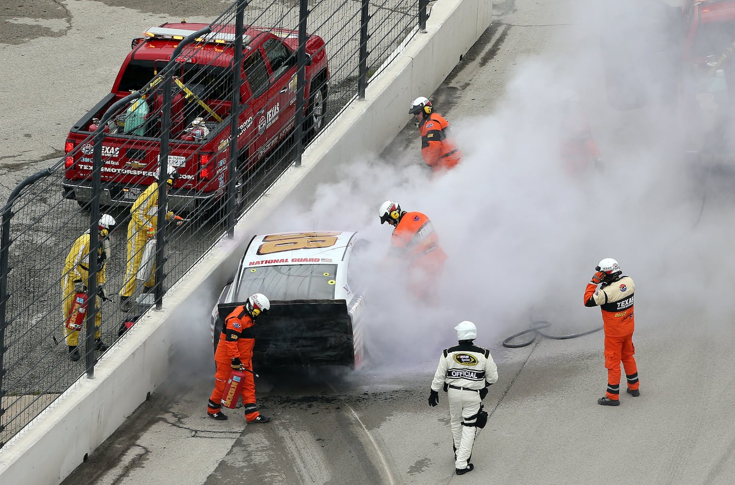 Earnhardt Jr. finishes last after crash