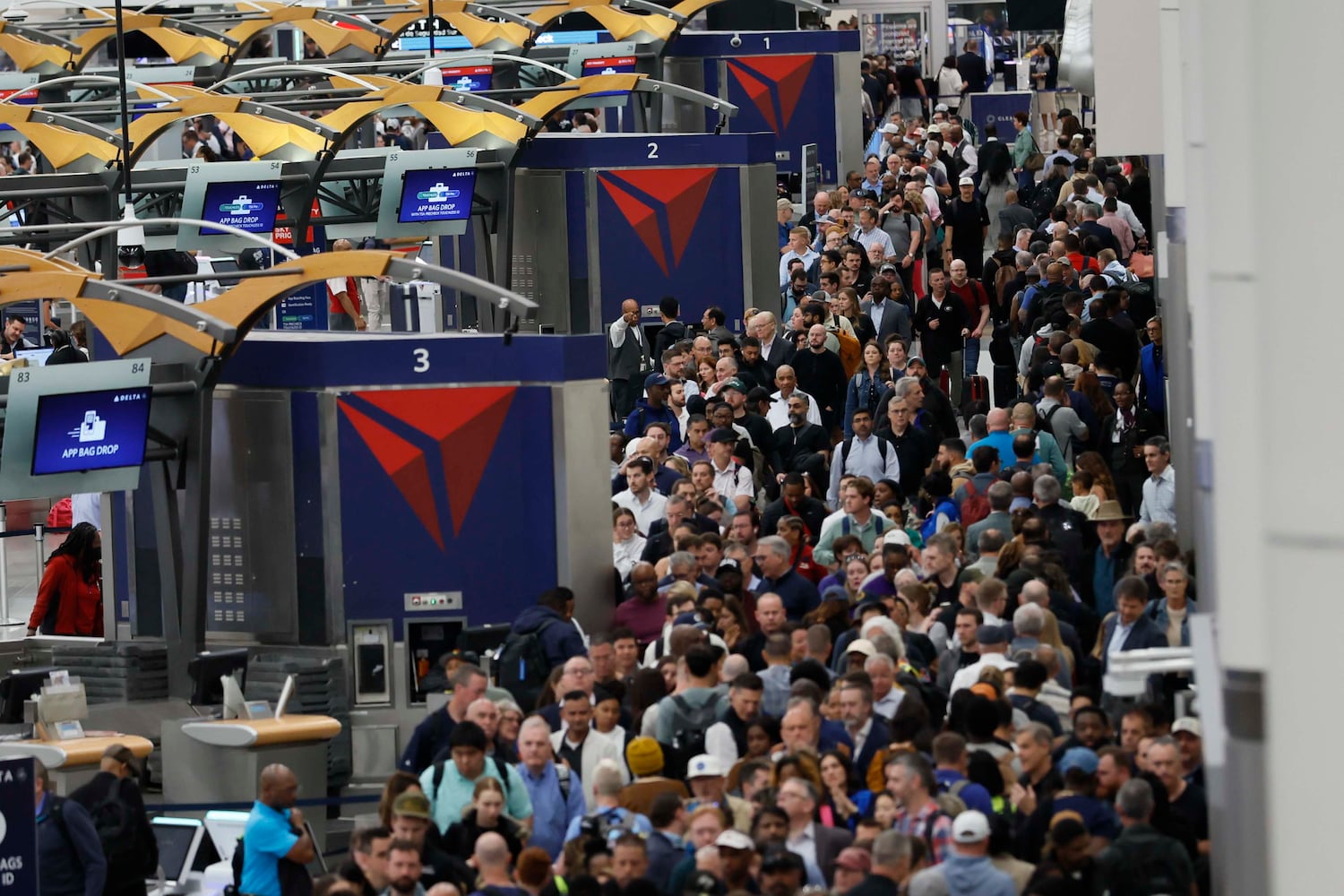 Atlanta Hartsfield-Jackson International Airport long lines