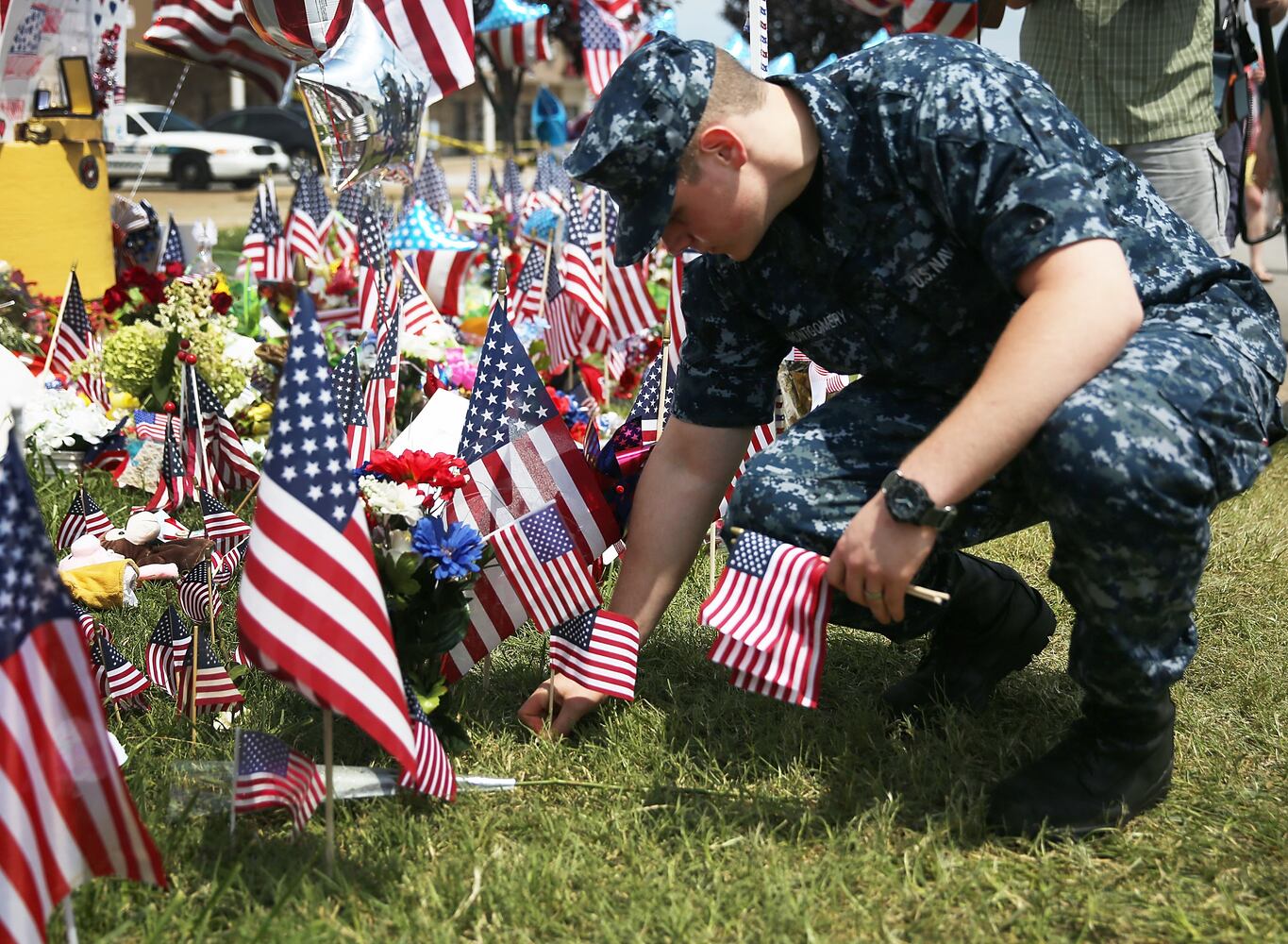 Memorial setup for Chattanooga shooting victims