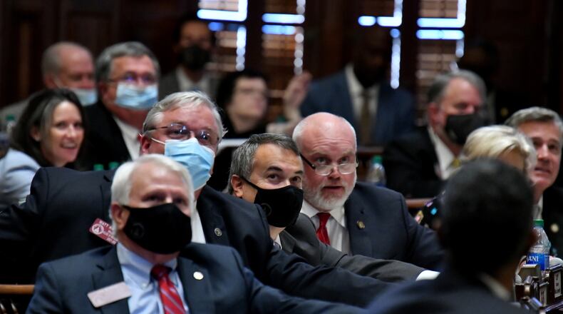 November 10, 2021 Atlanta - Lawmakers vote on HB 1 EX in the House Chambers during Day 6 of the Special Session at the Georgia State Capitol in Atlanta on Wednesday, Nov. 10, 2021. (Hyosub Shin / Hyosub.Shin@ajc.com)