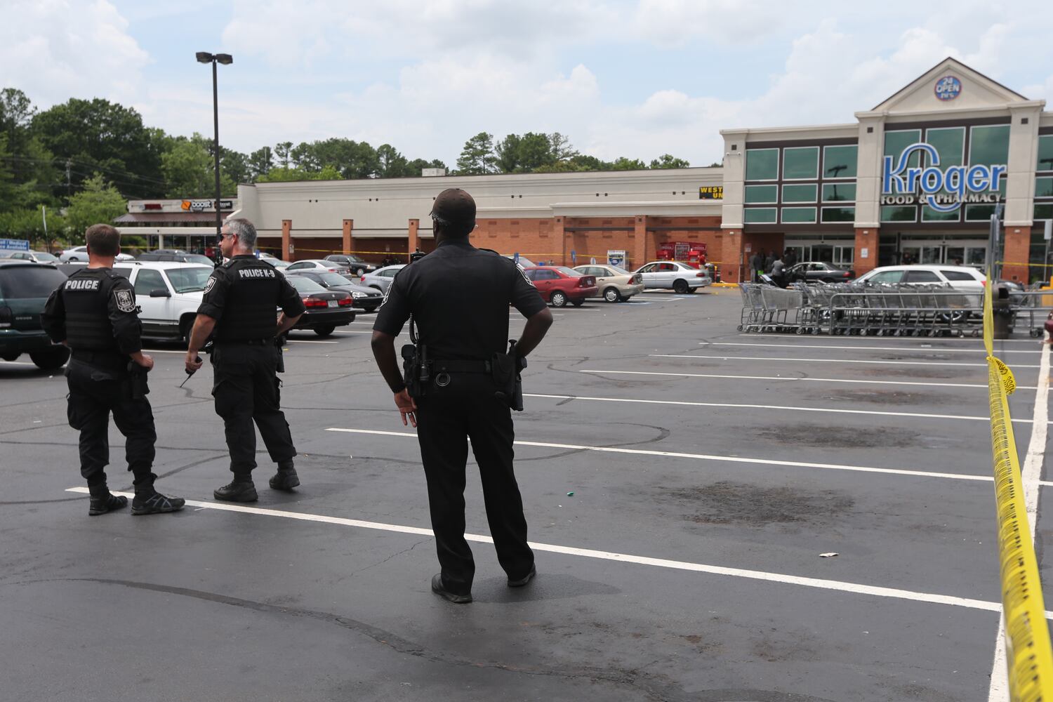 Child shot outside DeKalb Kroger