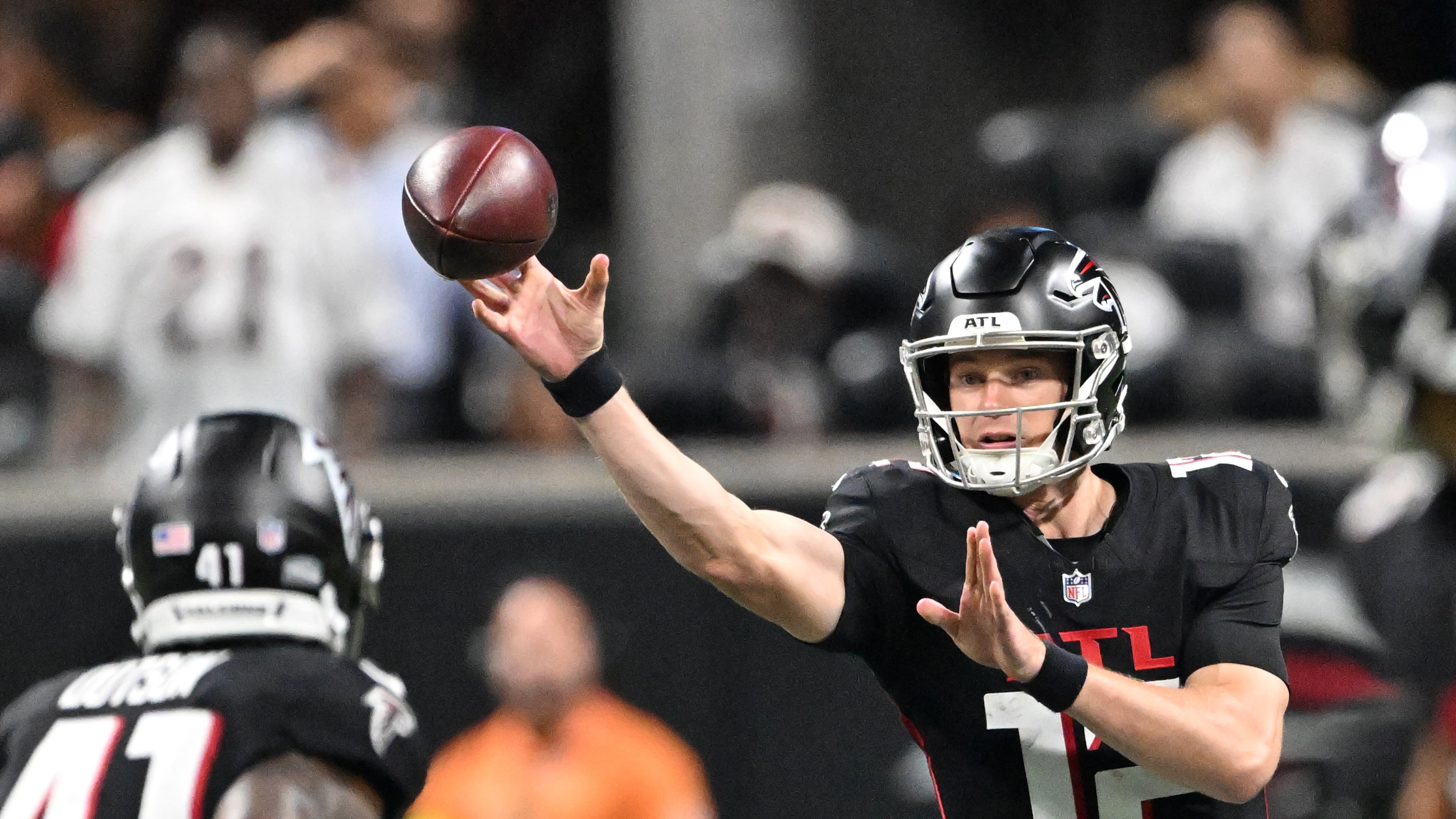 Atlanta Falcons quarterback Easton Stick (12) gets off a pass during the second half of an NFL preseason game at Mercedes-Benz Stadium, Friday, August 15, 2025, in Atlanta. Tennessee Titans won 23-20 over Atlanta Falcons. (Hyosub Shin / AJC)