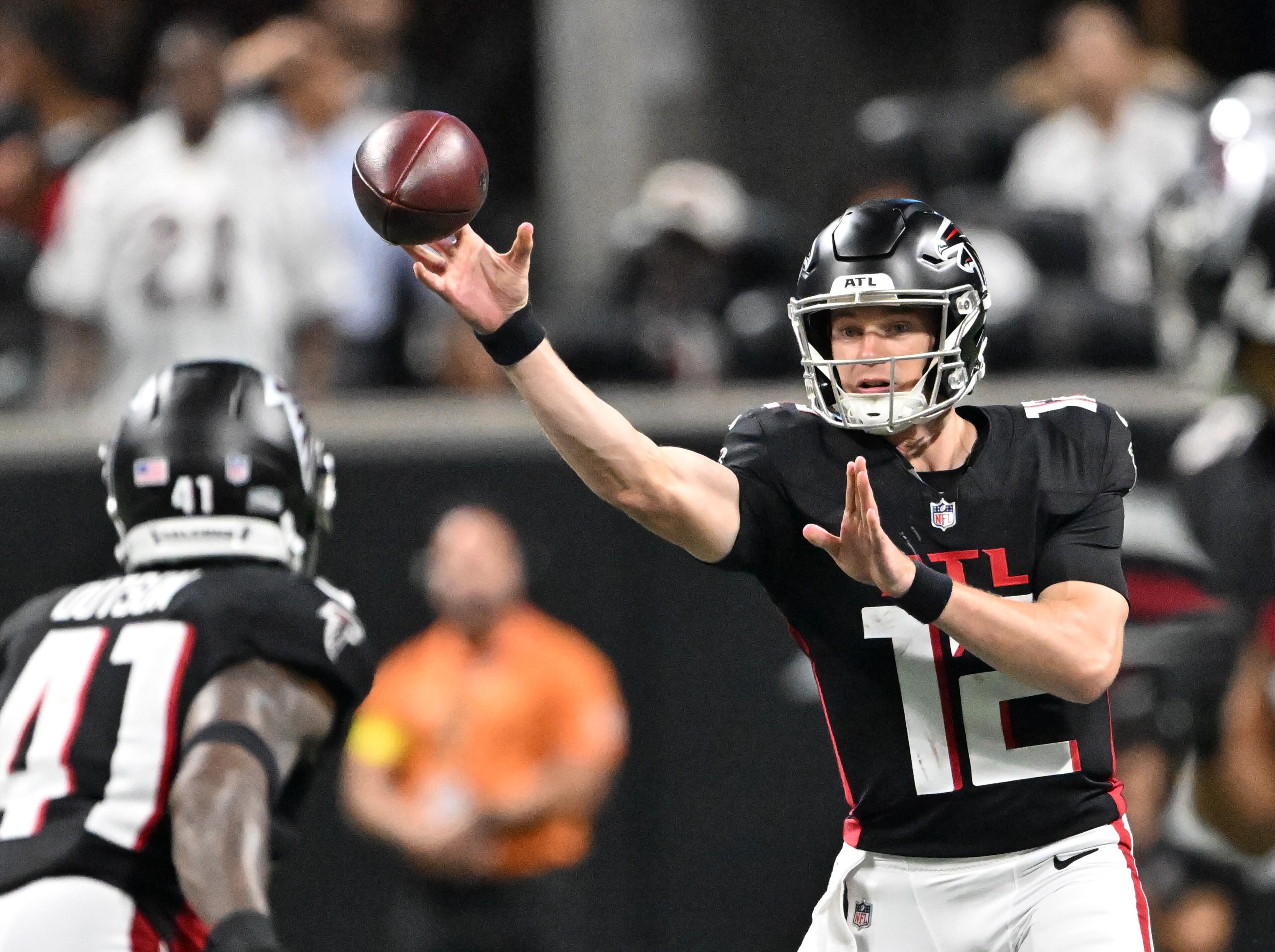 Third-string quarterback Easton Stick, who was efficient in the Falcons’ exhibition season opener against the Lions, took a while to get going Friday night. But he completed 19 of 32 passes for 173 yards, a touchdown and an interception. (Hyosub Shin/AJC)
