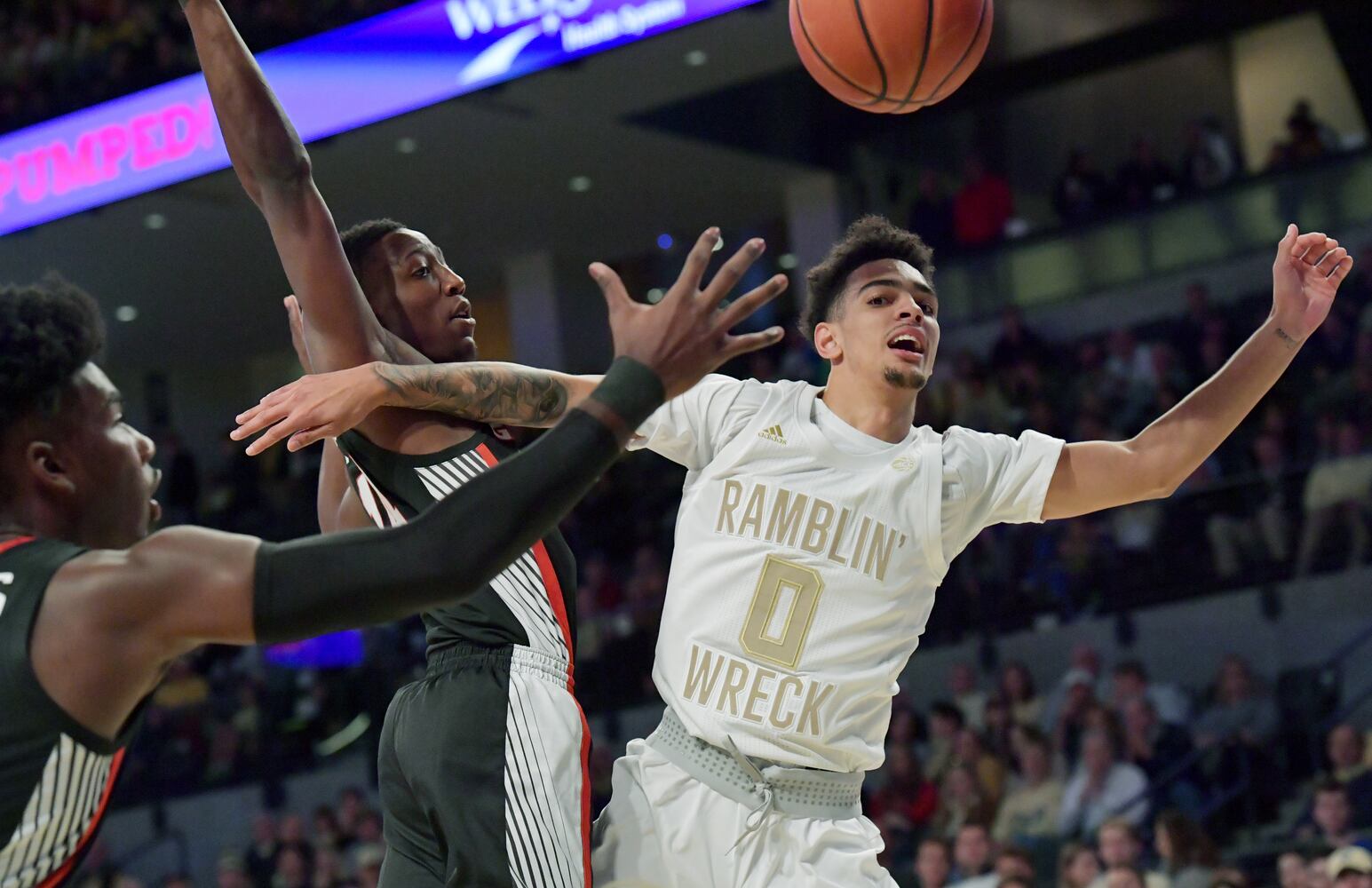 Photos: Georgia Tech, Georgia take rivalry to basketball court