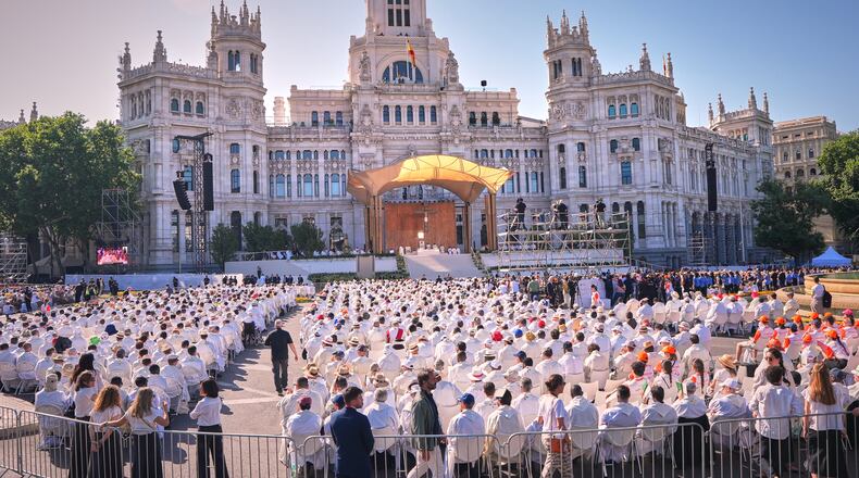 Pope Leo XIV presides over a Mass marking the Catholic feast of Corpus Christi at Plaza de Cibeles in Madrid, Spain, Sunday, June 7, 2026, on the second day of his seven-day apostolic visit to mainland Spain and the Canary Islands. (AP Photo/Manu Fernandez)
