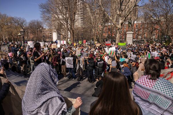 Protesters demonstrate in support of Palestinian activist Mahmoud Khalil at Washington Square Park, Tuesday, March 11, 2025, in New York. (AP Photo/Yuki Iwamura)