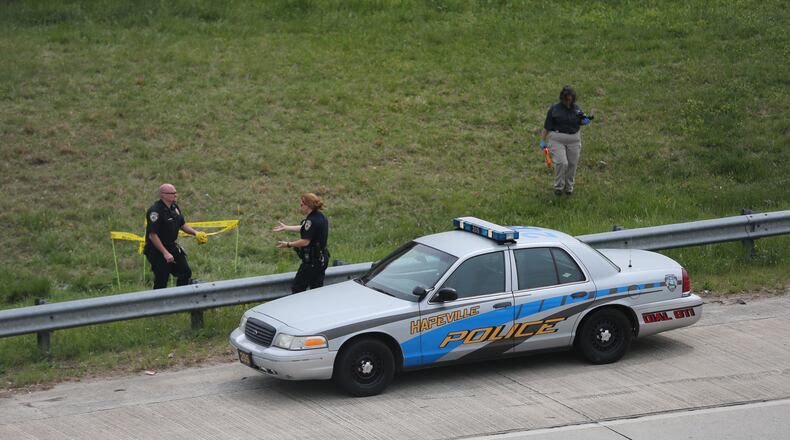 A woman’s body was found Wednesday in a ditch on the northbound side of I-85 in Hapeville, police said. Photo by Ben Gray / BGRAY@AJC.COM