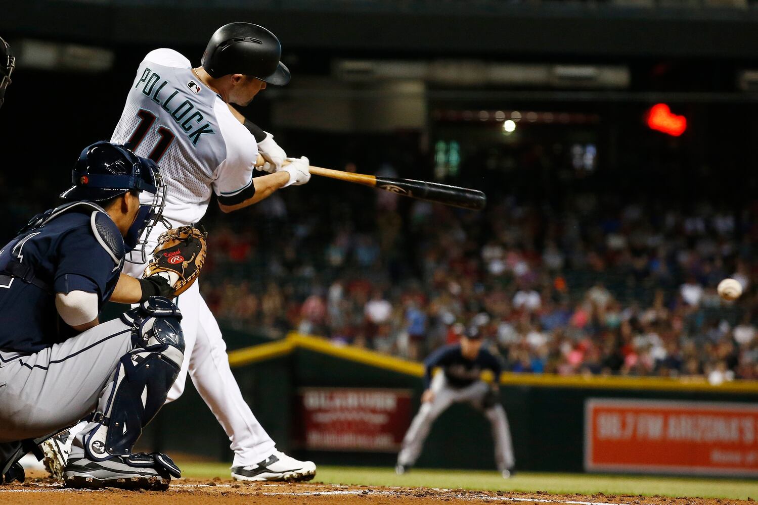 Photos: Suzuki carries Braves to win over Diamondbacks