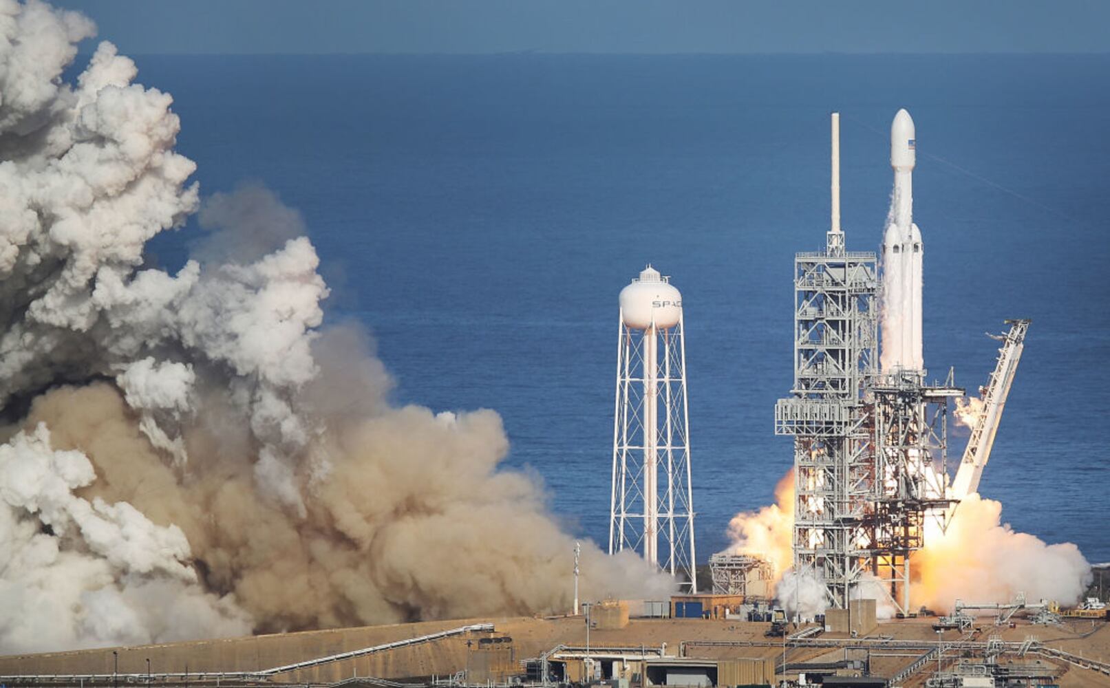 photos falcon heavy launch