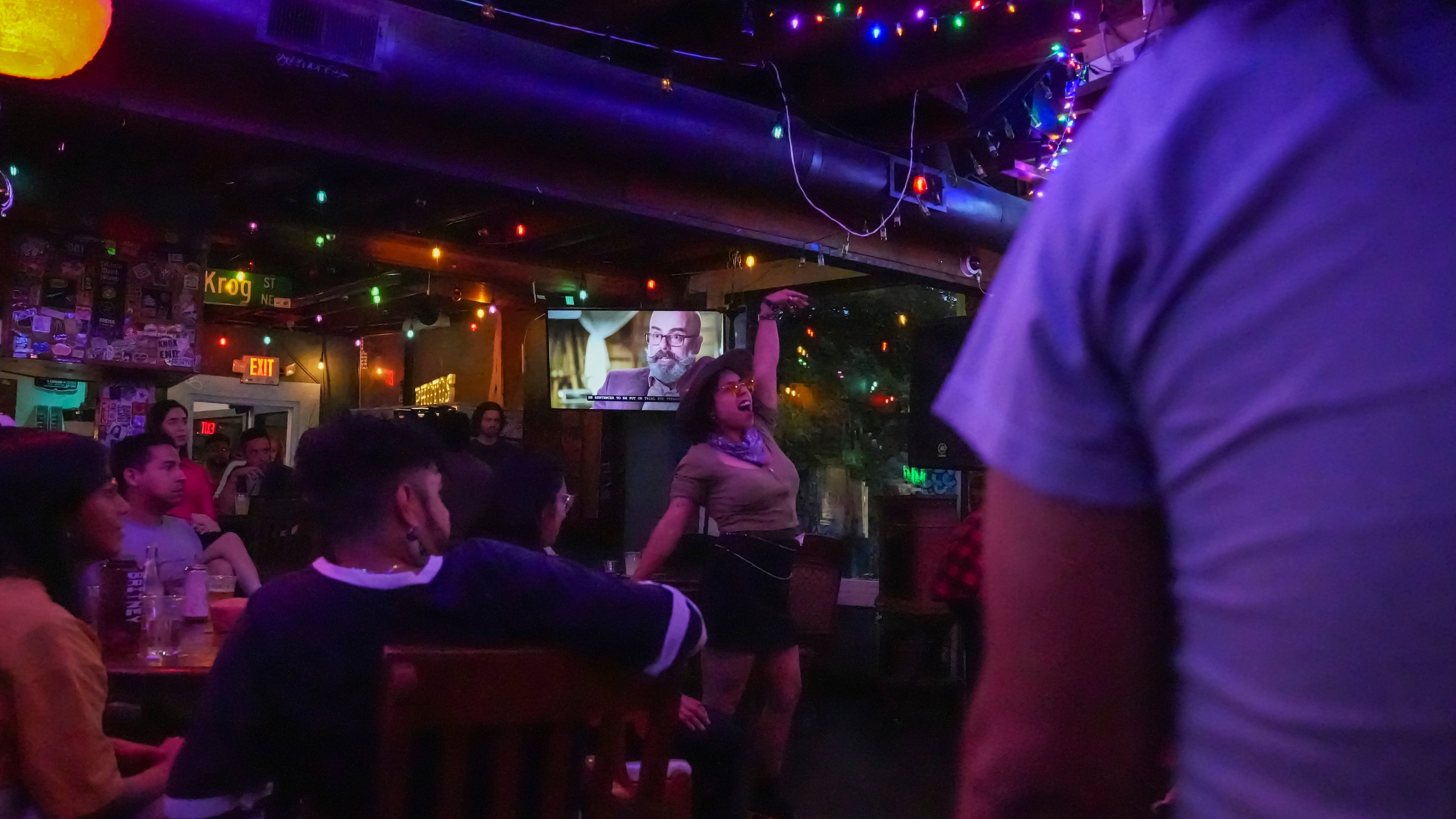 Oye Fest hosts karaoke night at 97 Estoria. (Olivia Bowdoin for the AJC)