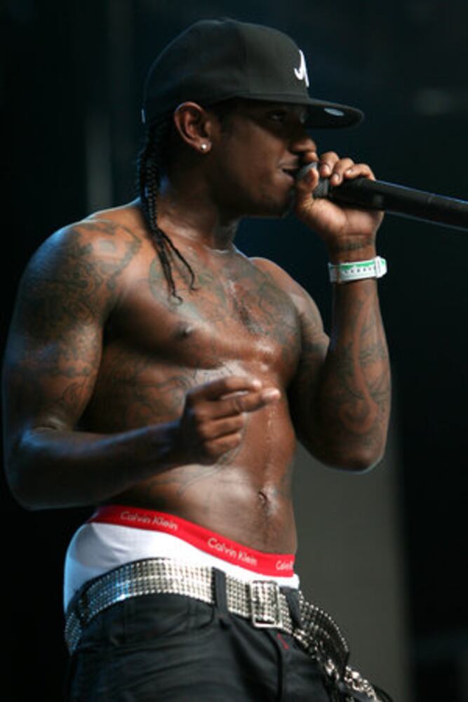 Chris Brown, Krave entertain Chastain