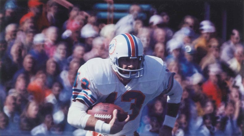 Jake Scott, one of the all-time great football players for the Georgia Bulldogs, and the Miami Dolphins, died Thursday, Nov. 19, 2020 in Atlanta.