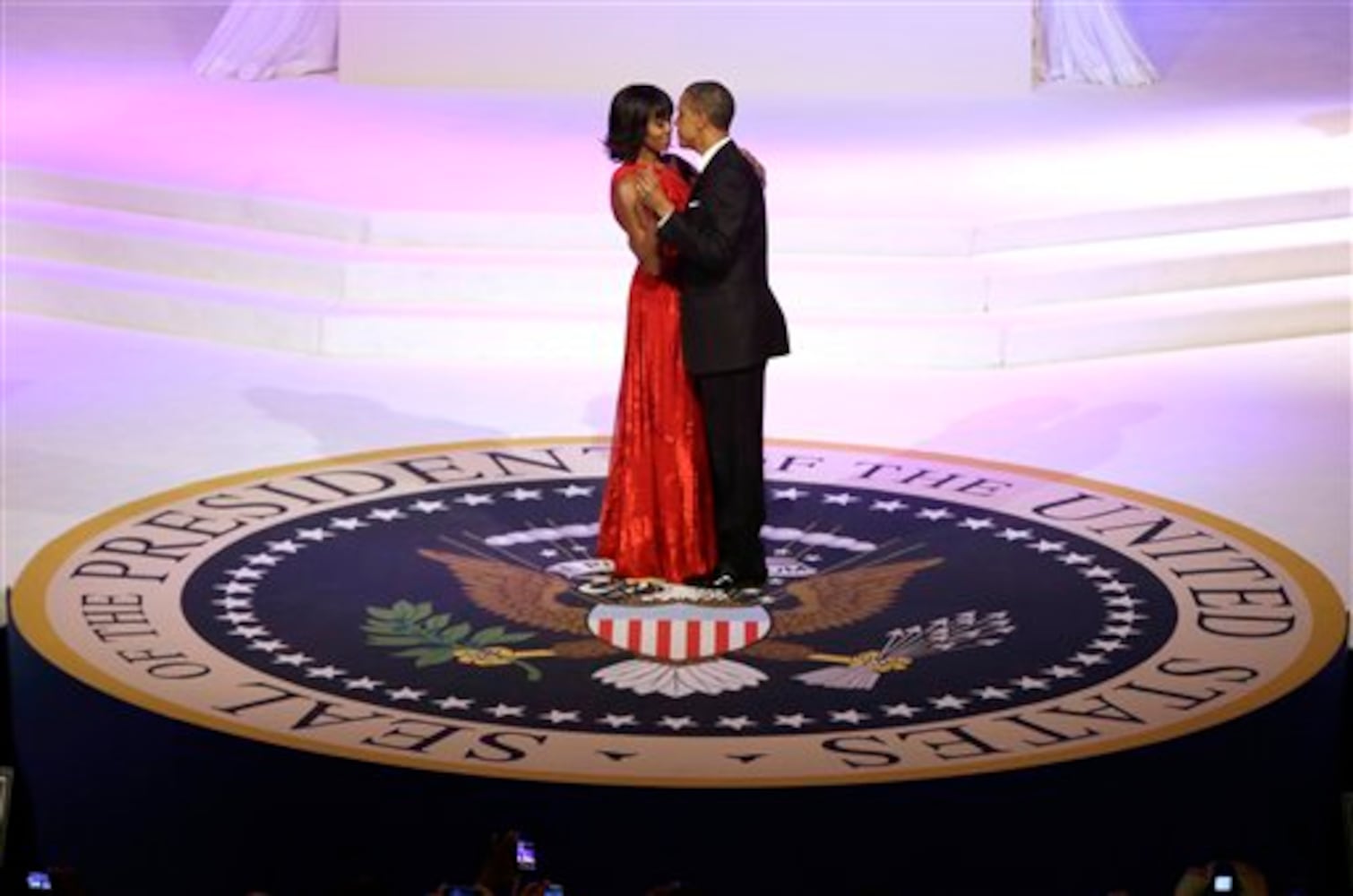 Obama's shine at Inaugural balls