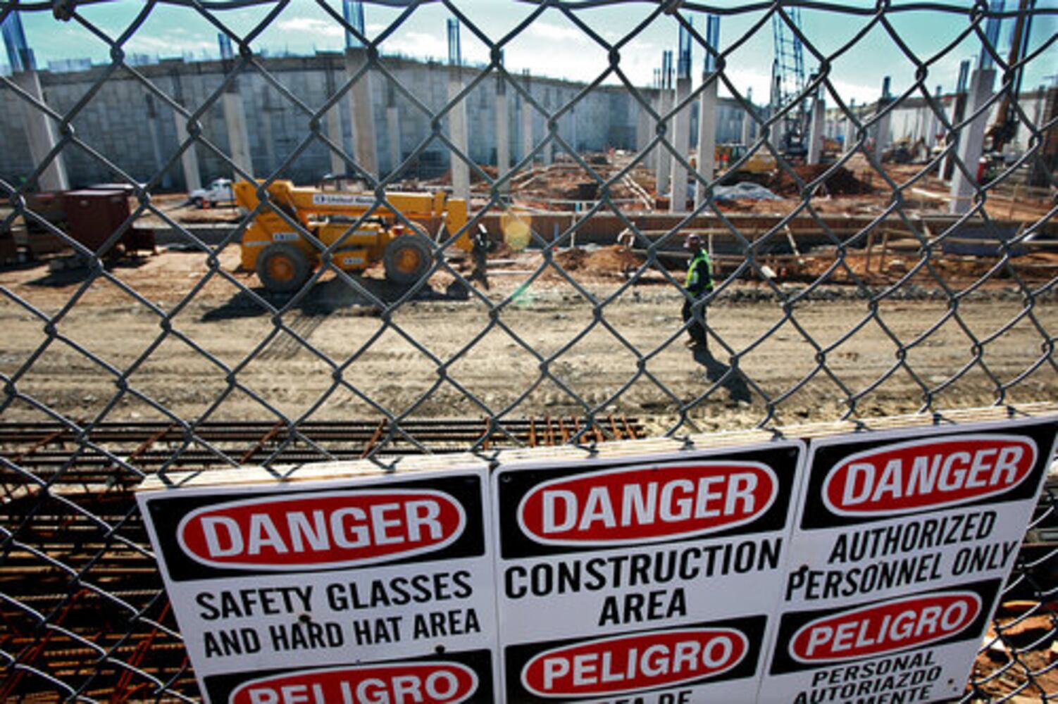 Airport terminal construction may halt