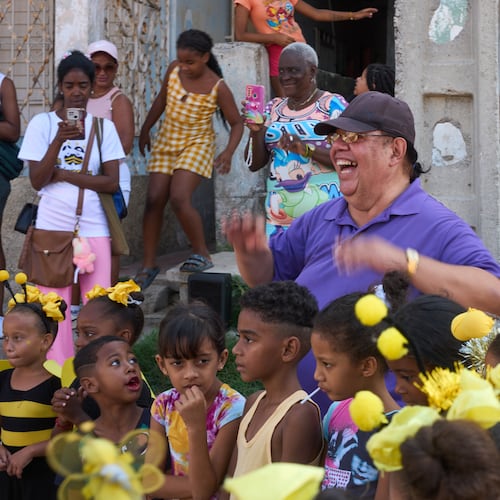 Choreographer Juan Miguel Mas leads an outdoor performance by his young dancers in a neighborhood of Havana, Cuba, Saturday, May 9, 2026. (AP Photo/Ramon Espinosa)