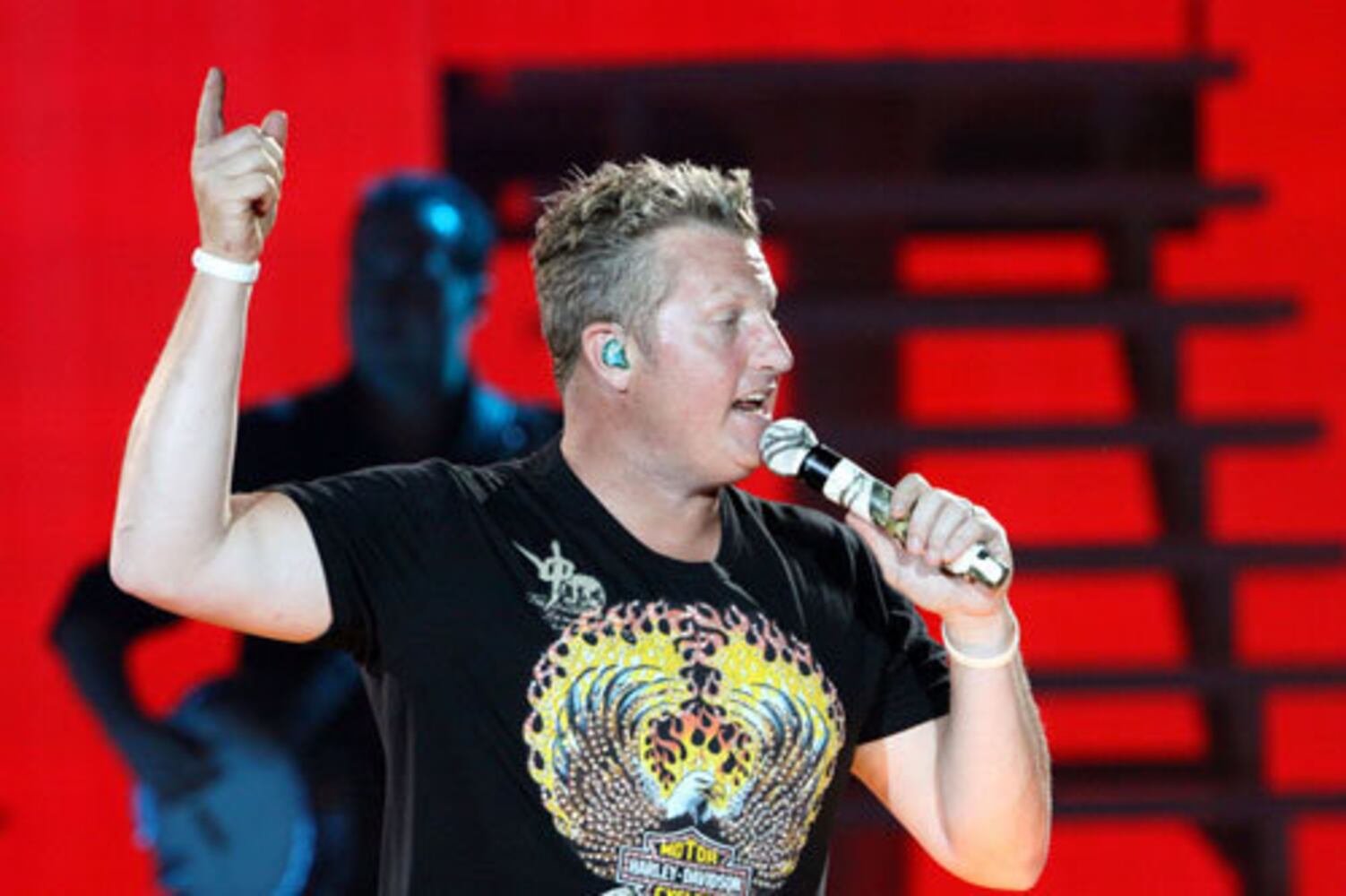Rascal Flatts and Sara Evans at Aaron's Amphitheatre