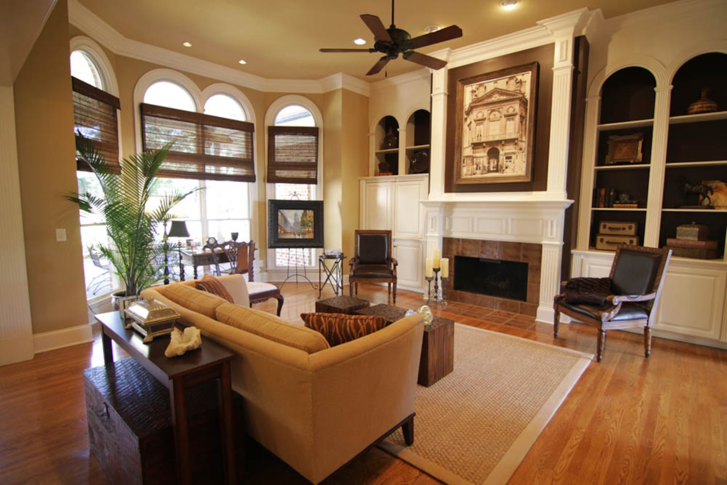 Franklin, Tenn., estate has billiards/media room, 3 wet bars