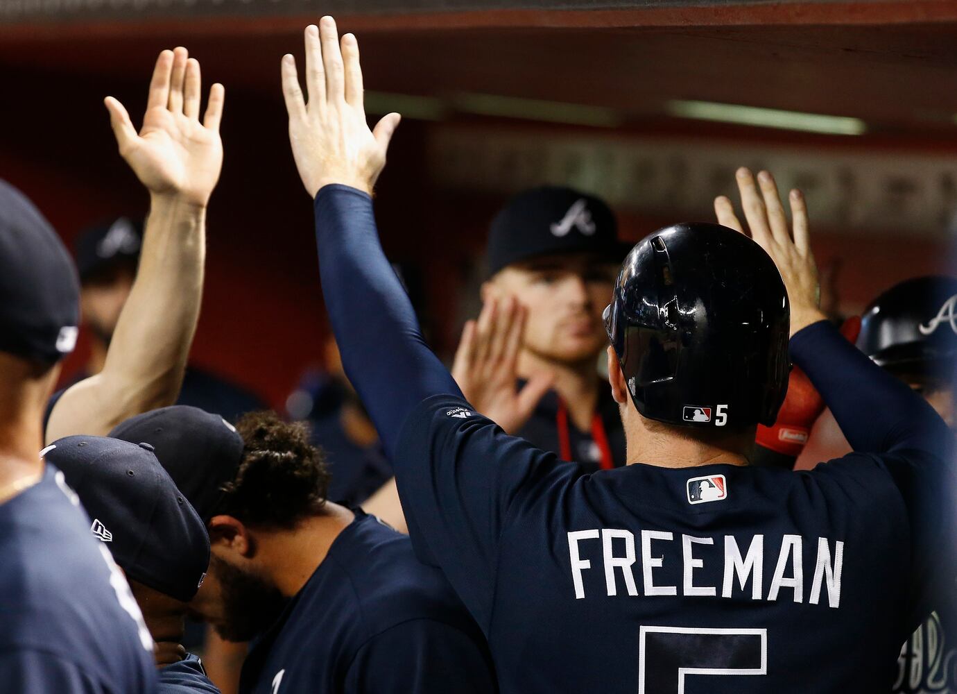 Photos: Suzuki carries Braves to win over Diamondbacks