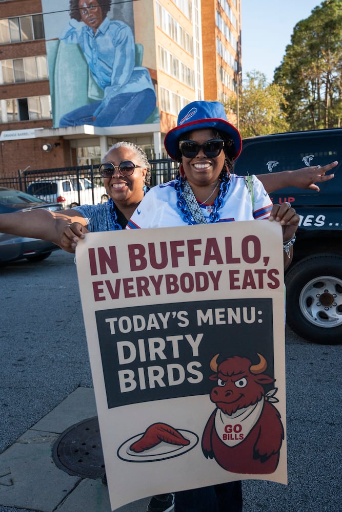 Photos of Bills fans tailgating before Falcons game 10/13/25