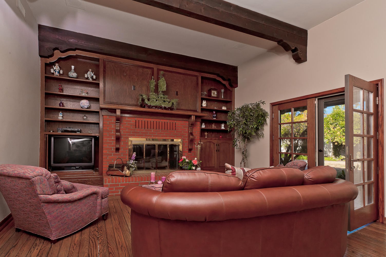 'Odd Couple' star's home sold for nearly $6 million