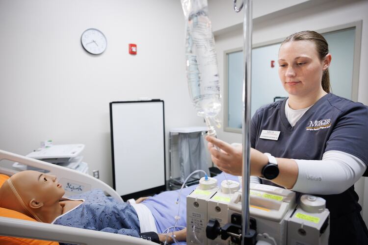 Catherine Costner trains in Mercer University’s nursing simulation lab at its Macon campus. (Courtesy of Leah Yetter)