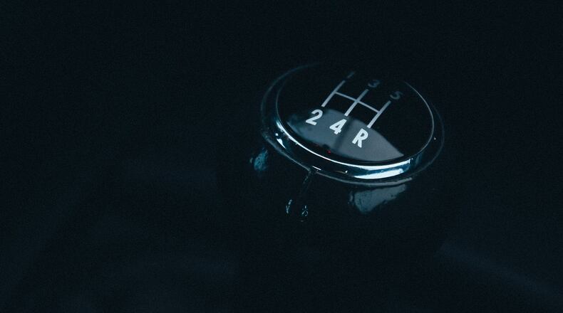 Stick shift. File photo. (Photo: Foundry/Pixabay)