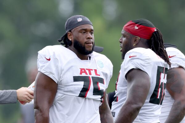 Falcons guard Justin Shaffer (75) during training camp at the Falcons Practice Facility, Monday, August 1, 2022, in Flowery Branch, Ga. (Jason Getz / Jason.Getz@ajc.com)