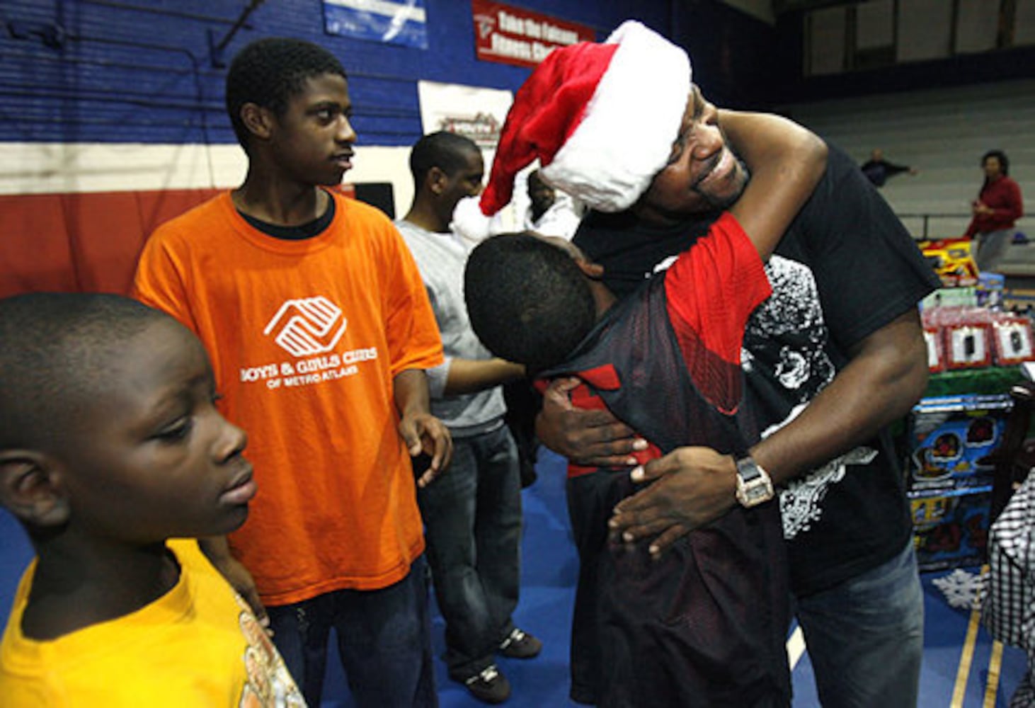 Chris Tucker plays Santa