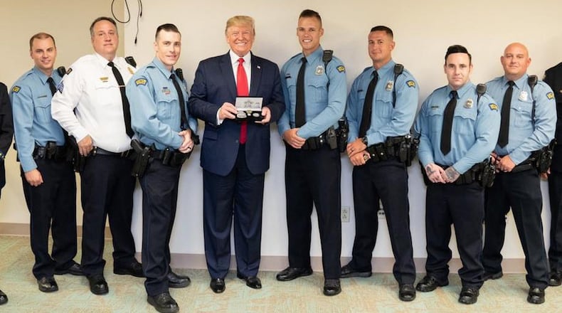 The six police officers who stopped the Oregon District mass shooting gunman will be awarded the Medal of Valor by President Donald Trump on Monday. (daytondailynews.com)