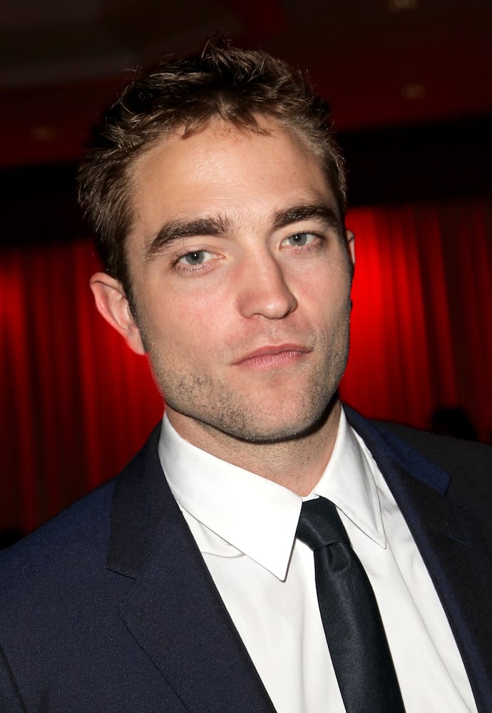 Robert Pattinson is addicted to diet coke and claims he drank over 300 cans of diet coke... in ONE WEEK!