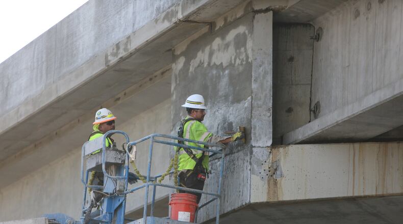 The rebuilding of I-85 has become a reality, thanks in great part to a team comprised of 80 percent Hispanic laborers. Miguel Martínez/MundoHispanico