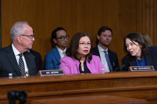 Sen. Jerry Moran, R-Kan., chairman of the Senate Transportation Subcommittee, from left, Sen. Tammy Duckworth, D-Ill., the ranking member, and Sen. Maria Cantwell, D-Wash., begin a hearing to examine the preliminary report by the National Transportation Safety Board on the Jan. 29, 2025, midair collision of an Army Black Hawk helicopter and an American Airlines regional jet, on Capitol Hill in Washington, Thursday, March 27, 2025. (AP Photo/J. Scott Applewhite)