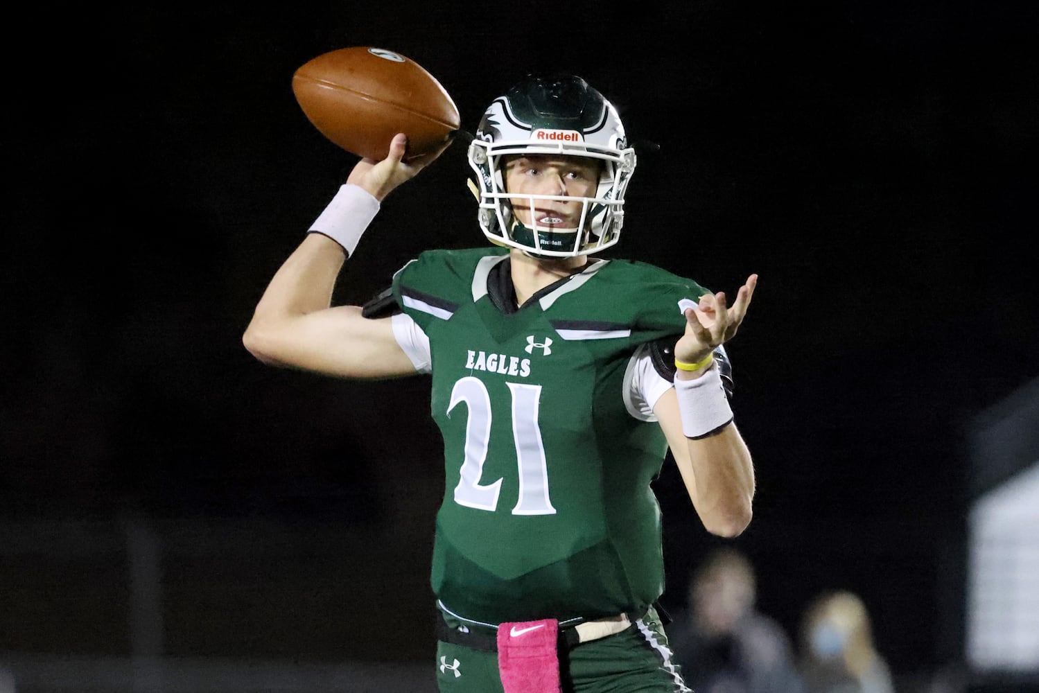 Collins Hill quarterback Sam Horn (21) attempts a pass in the first half against North Gwinnett. JASON GETZ FOR THE ATLANTA JOURNAL-CONSTITUTION