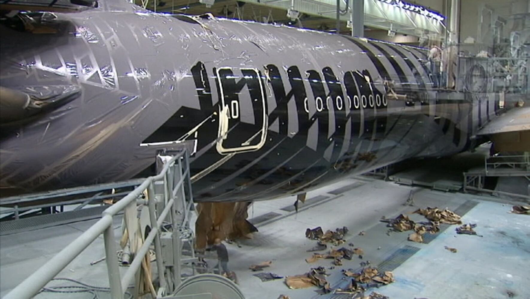 Boeing 777 painted black