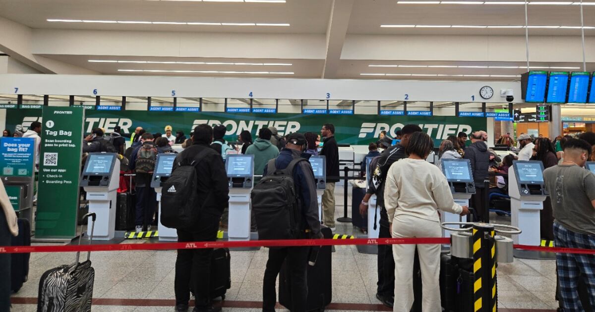 Moderate crowds around noon as 100,000 expected to depart Atlanta airport ...