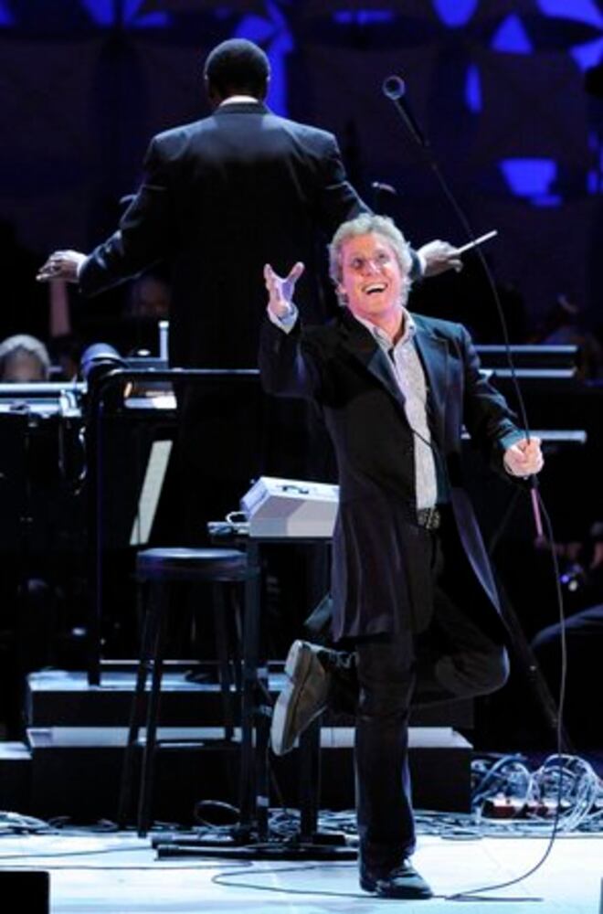 Hollywood Bowl opens season with Josh Groban