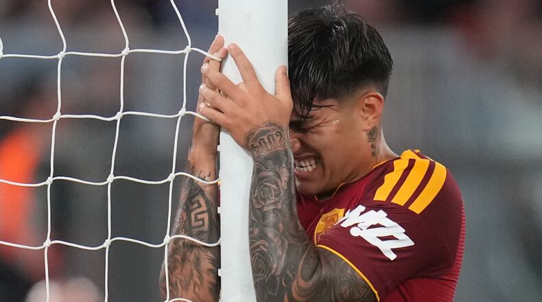 Roma's Santigo Castro reacts after missing a scoring chance during the Italian Serie A soccer match between Roma and Fiorentina, in Rome, Monday, Aug. 24, 2026. (AP Photo/Gregorio Borgia)