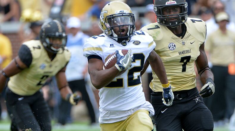 Georgia Tech Yellow Jackets running back Clinton Lynch (22) runs for a touchdown after a catch in the second half at Bobby Dodd Stadium on Saturday, September 17, 2016. Georgia Tech Yellow Jackets won 38-7 over the Vanderbilt Commodores. HYOSUB SHIN / HSHIN@AJC.COM