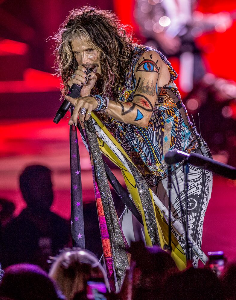 Legendary acts Aerosmith, Slash rock Cincinnati
