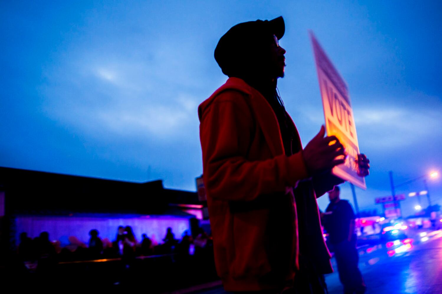 Photo: Truck crashes into minimum wage protests; police believe accident