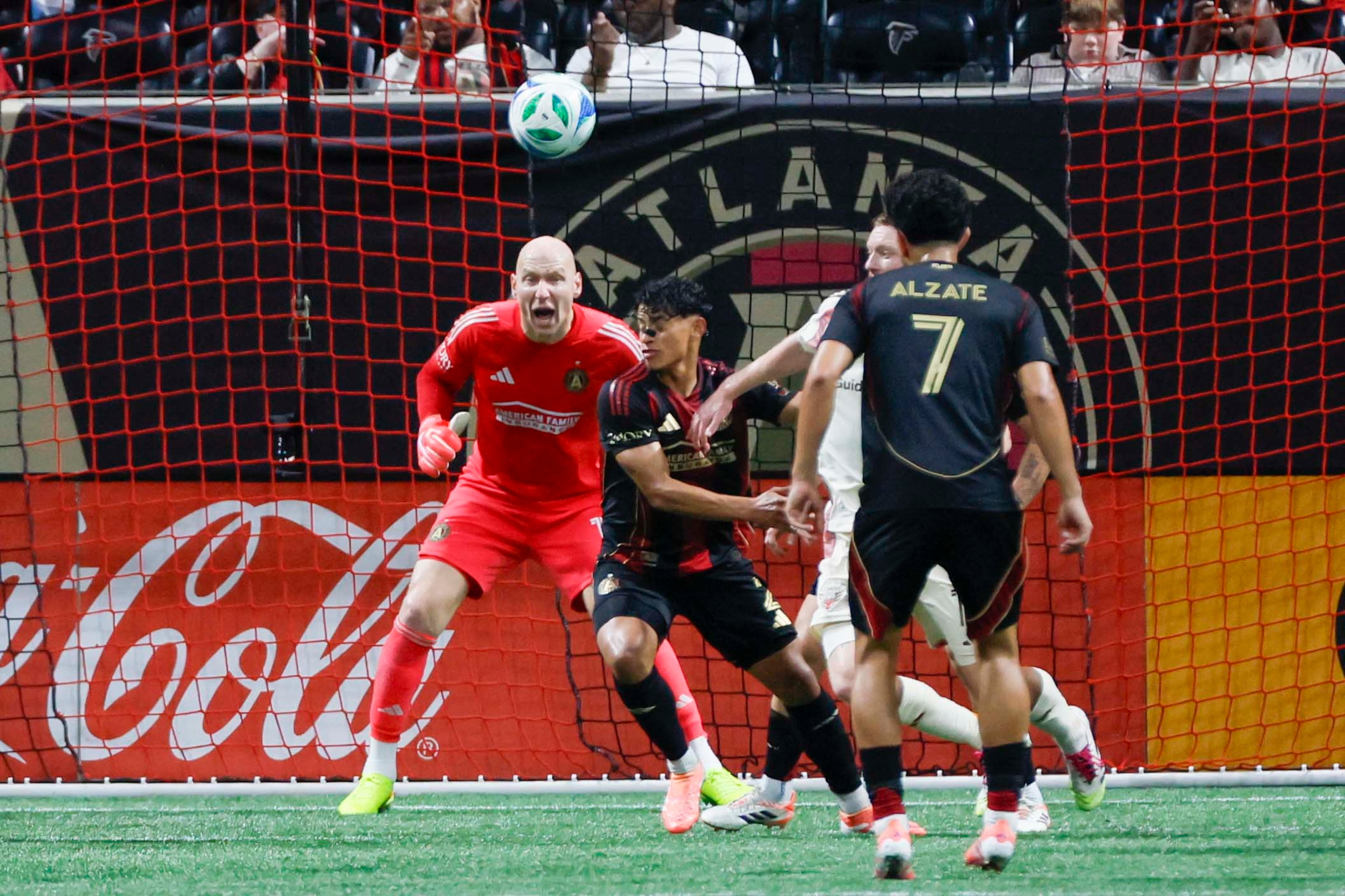 Atlanta United goalkeeper Brad Guzan (1) yealls to his defenders during the second half against the DC United at Mercedes-Benz Stadium on October 18, 2025, in Atlanta, Ga.
(Miguel Martinez/ AJC)