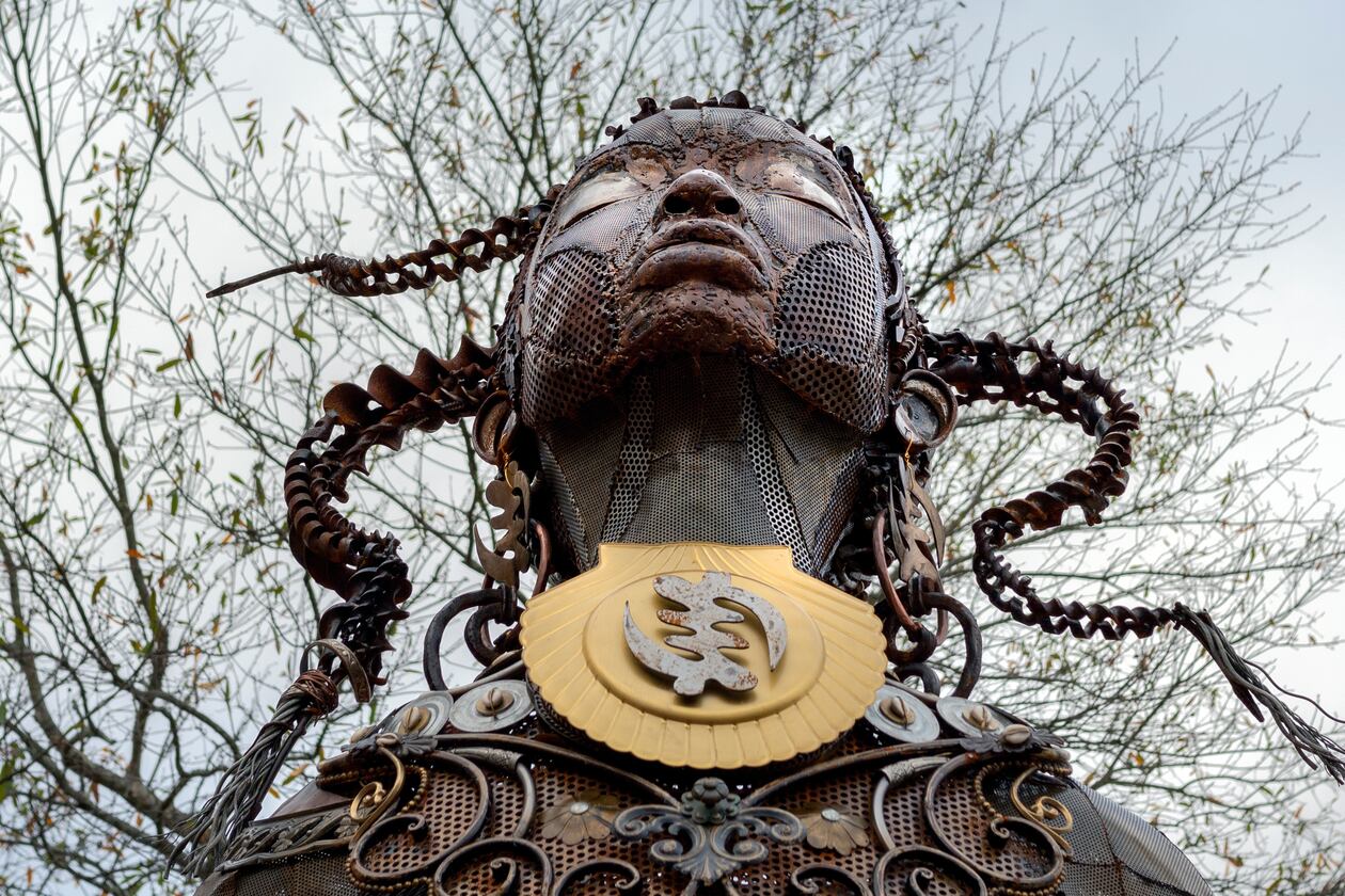 Michelle L. Browder (with Deborah Shedrick and a team of artists), Mothers of Gynecology, 2021, found metal objects, roughly 11 feet high honoring the first three victims of J. Marion Sims