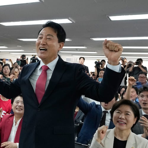 Seoul mayoral candidate Oh Se-hoon of the main opposition People Power Party celebrates his victory at his campaign office in Seoul, South Korea, Thursday, June 4, 2026. (AP Photo/Ahn Young-joon)