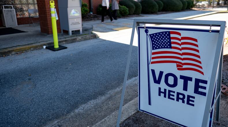 201017-Marietta-There were no lines to vote at the East Cobb Government Center in Marietta on Saturday afternoon, October 17, 2020. Ben Gray for the Atlanta Journal-Constitution