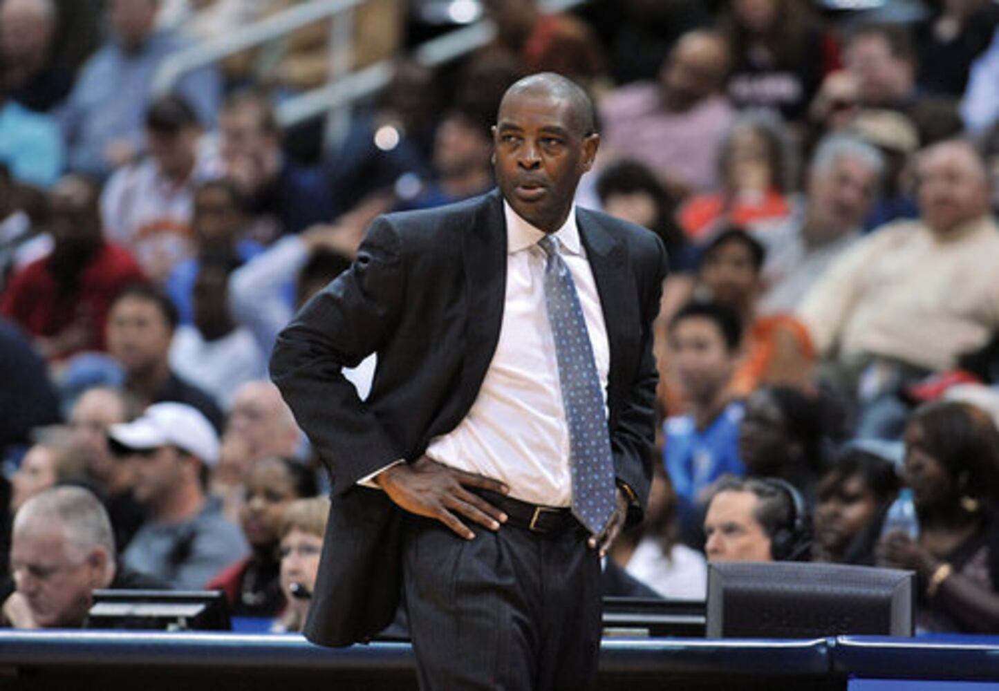 Hawks beat Pistons 116-84