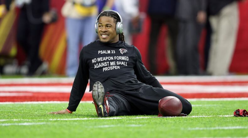 FEBRUARY 5, 2017 HOUSTON TX Atlanta Falcons running back Devonta Freeman (24) is shown during warmups before the Atlanta Falcons meet the New England Patriots in Super Bowl LI at NRG Stadium in Houston, TX, Sunday, February 5, 2017. Curtis Compton/AJC
