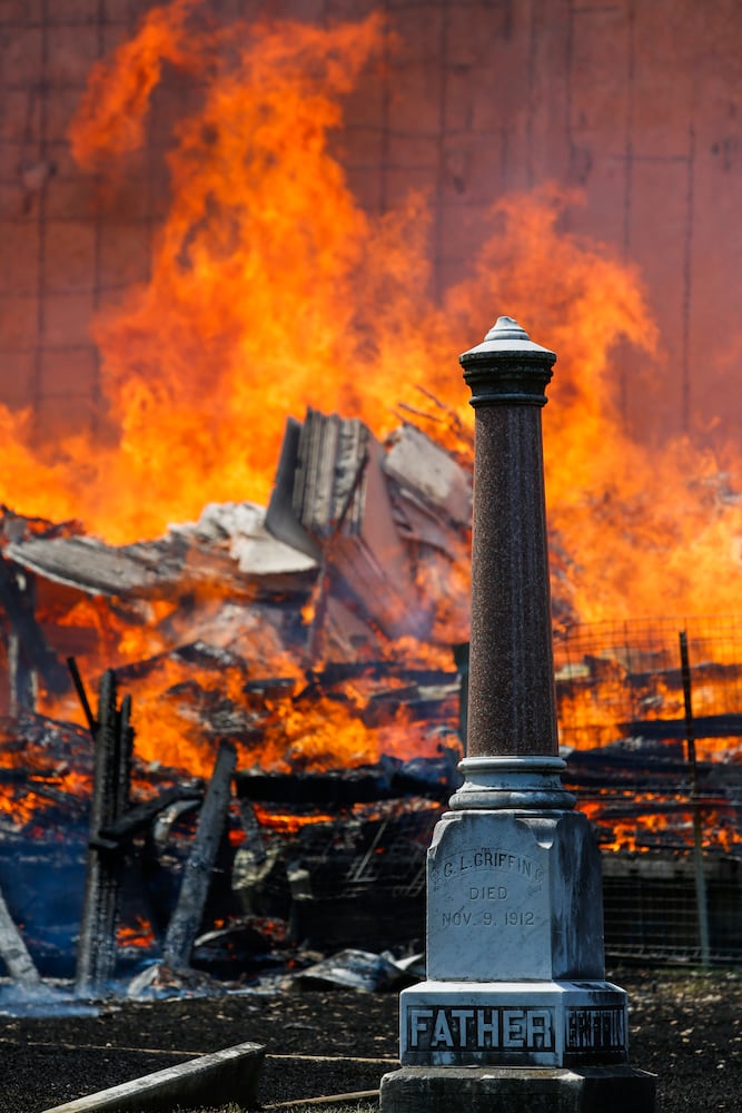 5-alarm fire at apartment construction site in Houston, 03.25.14