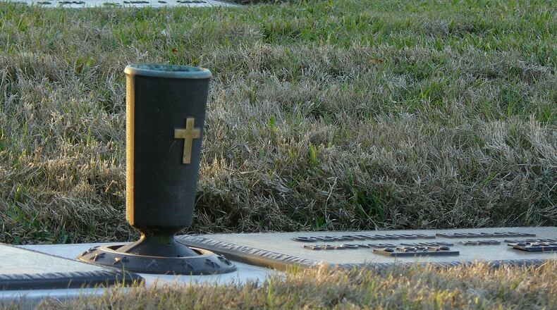 An obituary that appeared in an Alabama newspaper Sunday traced a complicated relationship between a man and his children.